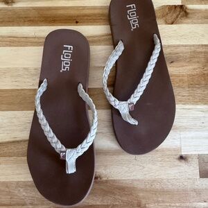 Flojos sandals